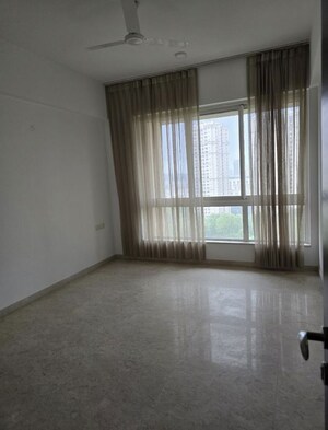 Room in 4 BHK Apartment at Hiranandani Gardens, Powai – for Rent