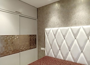 Furnished Amenities in 2 BHK Apartment at Hiranandani Gardens, Powai – for Rent