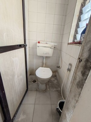 Bathroom in 1 BHK Apartment at Vasant Vihar – for Rent