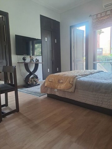 Bedroom in 3 BHK Builder Floor at Panchsheel Enclave – for Rent