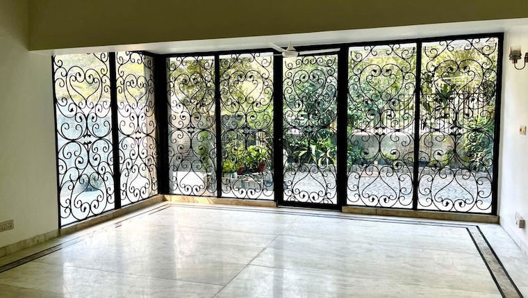 Room, greater kailash i 4 Bedroom 4000 Sq.Ft. Builder Floor In Greater Kailash I Delhi 10121864