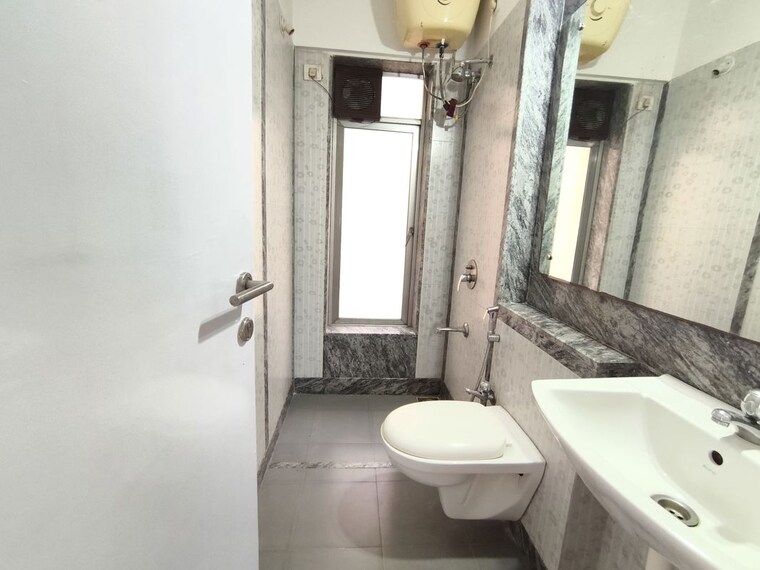 Bathroom, manpada 1 Bedroom 447 Sq.Ft. Apartment In Manpada Thane 10121867