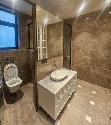 Bathroom in 6 BHK Independent House at Sainik Farm – for Sale
