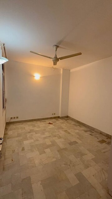 Room in 3 BHK Builder Floor at Greater Kailash ii – for Rent