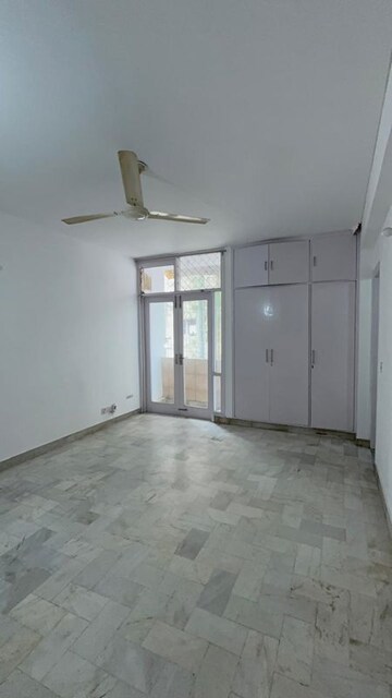 Room in 3 BHK Builder Floor at Greater Kailash ii – for Rent