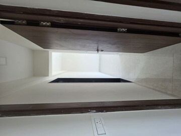 Furnished Amenities in 2.5 BHK Apartment at Malad West – for Sale