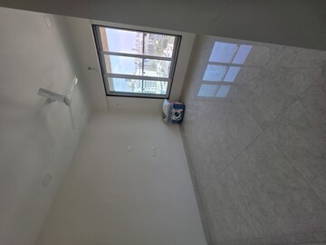 Room in 2.5 BHK Apartment at Malad West – for Sale