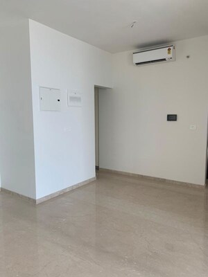 Room in 4 BHK Apartment at Piramal Mahalaxmi, Mahalaxmi – for Rent