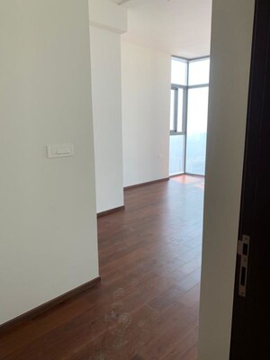 Room in 4 BHK Apartment at Piramal Mahalaxmi, Mahalaxmi – for Rent