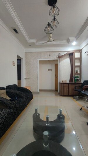 Living Room in 2 BHK Apartment at Jaiprakash Nagar – for Rent