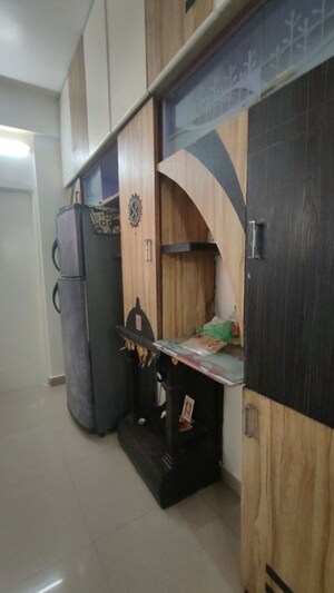 Room in 2 BHK Apartment at Jaiprakash Nagar – for Rent