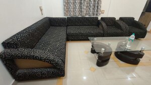 Living Room in 2 BHK Apartment at Jaiprakash Nagar – for Rent