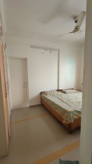 Bedroom in 2 BHK Apartment at Jaiprakash Nagar – for Rent