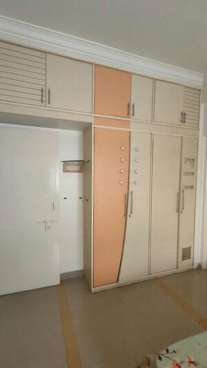 Building Lobby in 2 BHK Apartment at Jaiprakash Nagar – for Rent