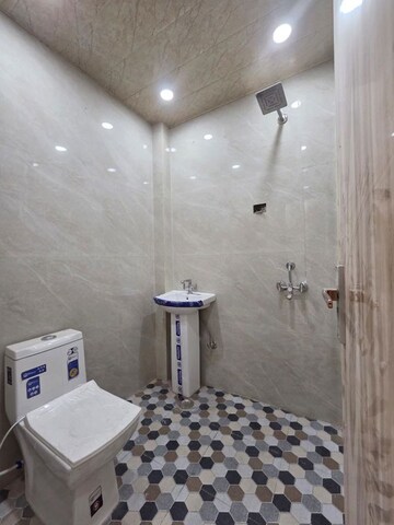 Bathroom in 2 BHK Builder Floor at Vaishali Sector 2 – for Rent