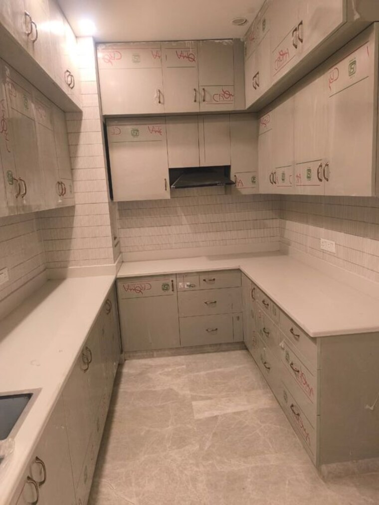 Kitchen, lajpat nagar ii 3 Bedroom 180 Sq.Yd. Builder Floor In Lajpat Nagar ii Delhi 10121944