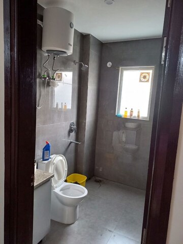Bathroom in 1 RK Builder Floor at Sector 40 – for Rent