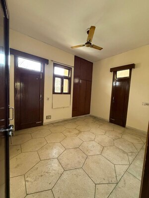 Room in 3 BHK Builder Floor at Kalkaji – for Rent
