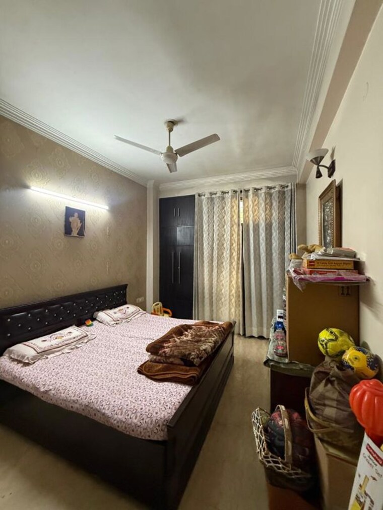 Bedroom, greater kailash part 3 3 Bedroom 1800 Sq.Ft. Builder Floor In Greater Kailash Part 3 Delhi 10121964