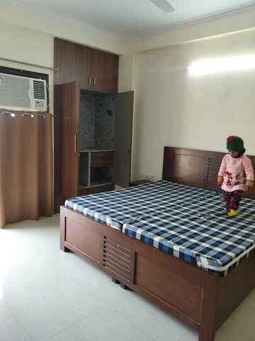 Bedroom in 1 BHK Builder Floor at Sector 40 – for Rent