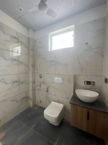 Bathroom in 1 RK Builder Floor at Sector 40 – for Rent
