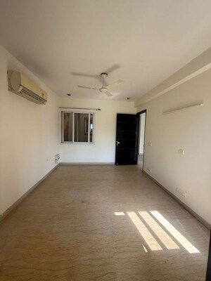Room in 4 BHK Builder Floor at New Friends Colony – for Rent