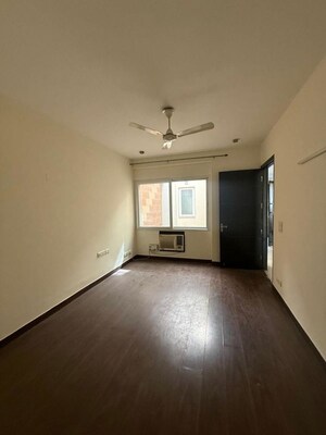 Room in 4 BHK Builder Floor at New Friends Colony – for Rent