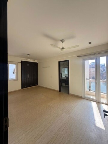 Room in 4 BHK Builder Floor at New Friends Colony – for Rent