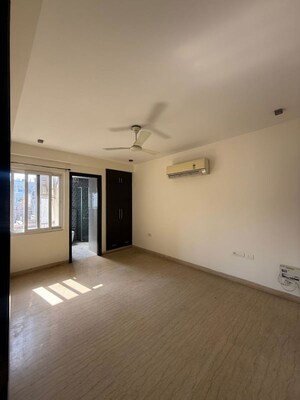 Room in 4 BHK Builder Floor at New Friends Colony – for Rent