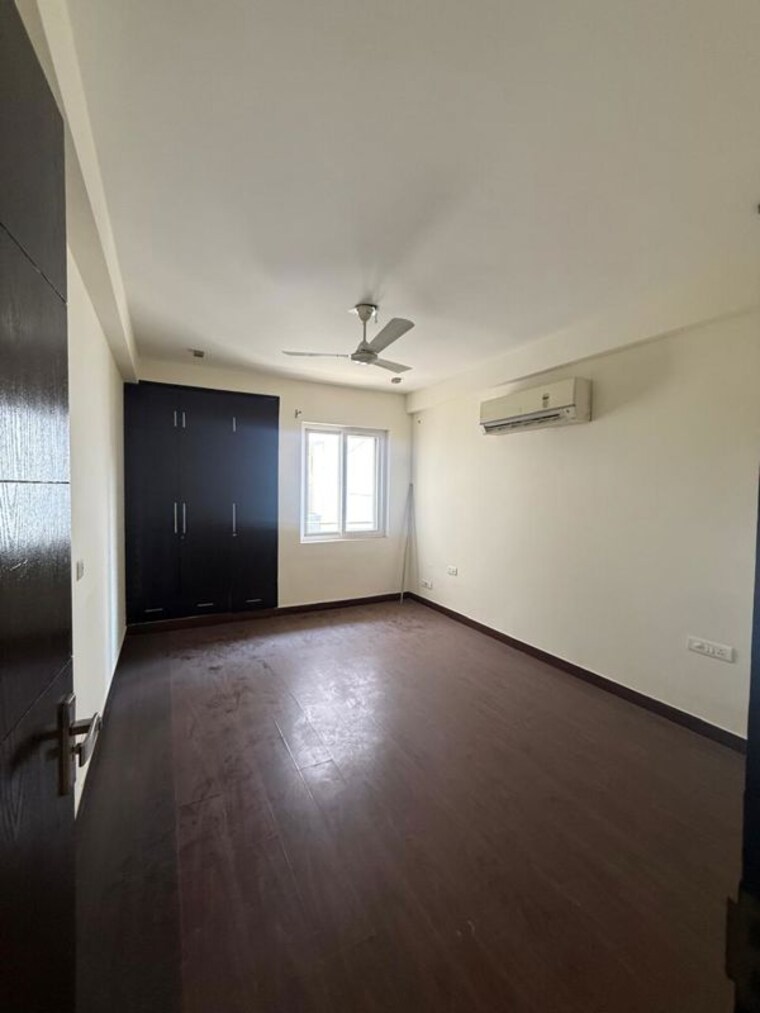 Room, new friends colony 4 Bedroom 3500 Sq.Ft. Builder Floor In New Friends Colony Delhi 10121978