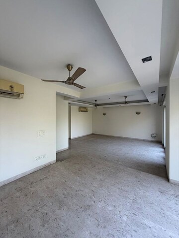 Room in 4 BHK Builder Floor at New Friends Colony – for Rent