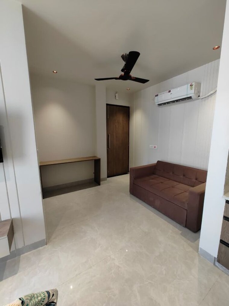 Room, sector 31 Studio 250 Sq.Ft. Builder Floor In Sector 31 Gurgaon 10121985