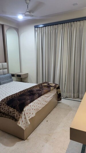 Bedroom in 4 BHK Builder Floor at Sector 50 – for Rent