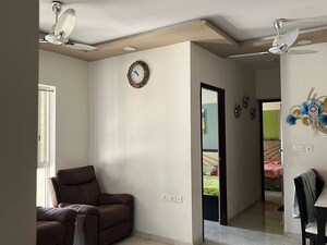Room in 2 BHK Apartment at Lodha Amara, Kolshet Road – for Sale