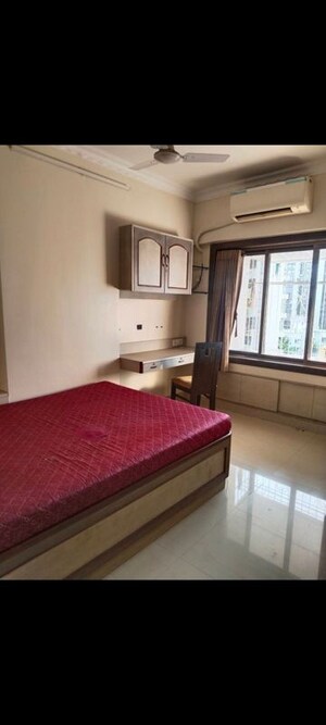 Bedroom in 2 BHK Apartment at Andheri West – for Rent