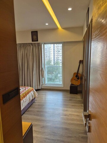 Room in 3 BHK Apartment at Andheri West – for Rent