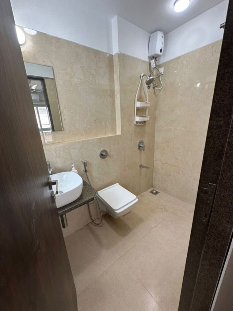 Bathroom, platinum-life 2 Bedroom 733 Sq.Ft. Apartment In Andheri West Mumbai 10122022