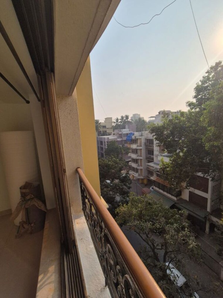 Balcony, shalimar-chs-bandra 3 Bedroom 1200 Sq.Ft. Apartment In Bandra West Mumbai 10122028