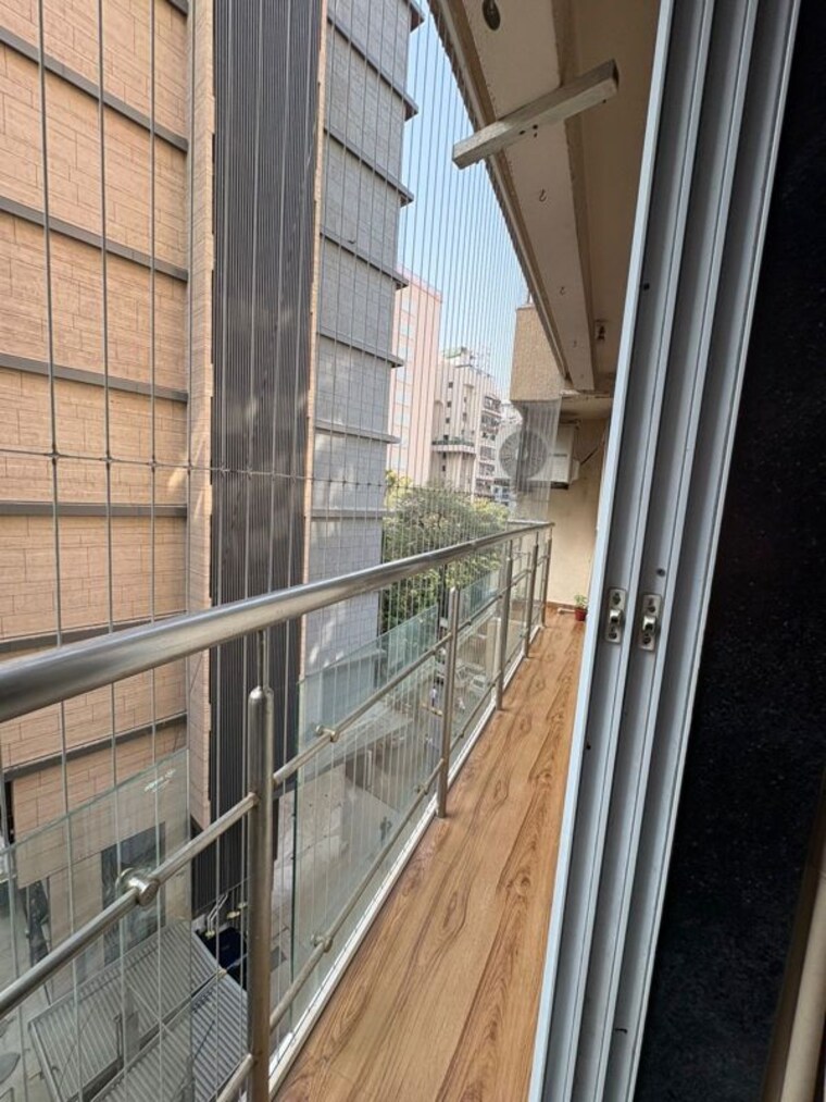 Balcony, khar west 2 Bedroom 780 Sq.Ft. Apartment In Khar West Mumbai 10122030