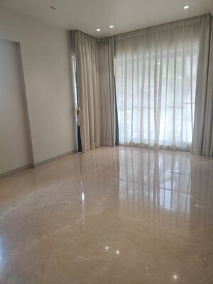 Room in 3 BHK Apartment at Santacruz West – for Sale