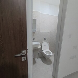 Bathroom in 1 BHK Apartment at Andheri West – for Rent