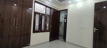 Room in 2 BHK Builder Floor at Sector 45 – for Rent
