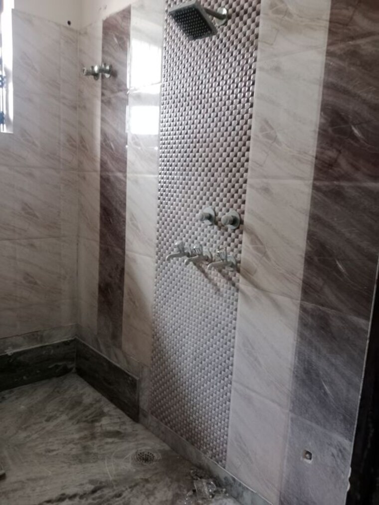 Bathroom, sector 17 2.5 Bedroom 1852 Sq.Ft. Builder Floor In Sector 17 Panipat 10122060
