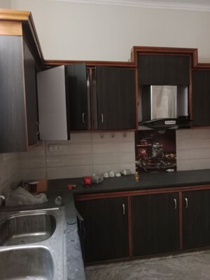 Kitchen in 2.5 BHK Builder Floor at Sector 17 – for Rent