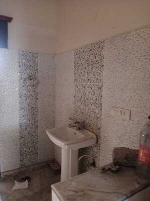 Bathroom in 2.5 BHK Builder Floor at Sector 17 – for Rent
