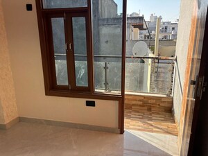 Room in 1 BHK Builder Floor at Rajpur Khurd Extension – for Rent