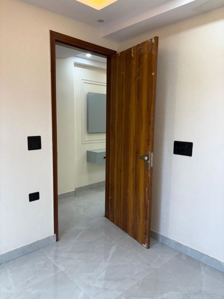 Room, rajpur khurd extension 1 Bedroom 450 Sq.Ft. Builder Floor In Rajpur Khurd Extension Delhi 10122088