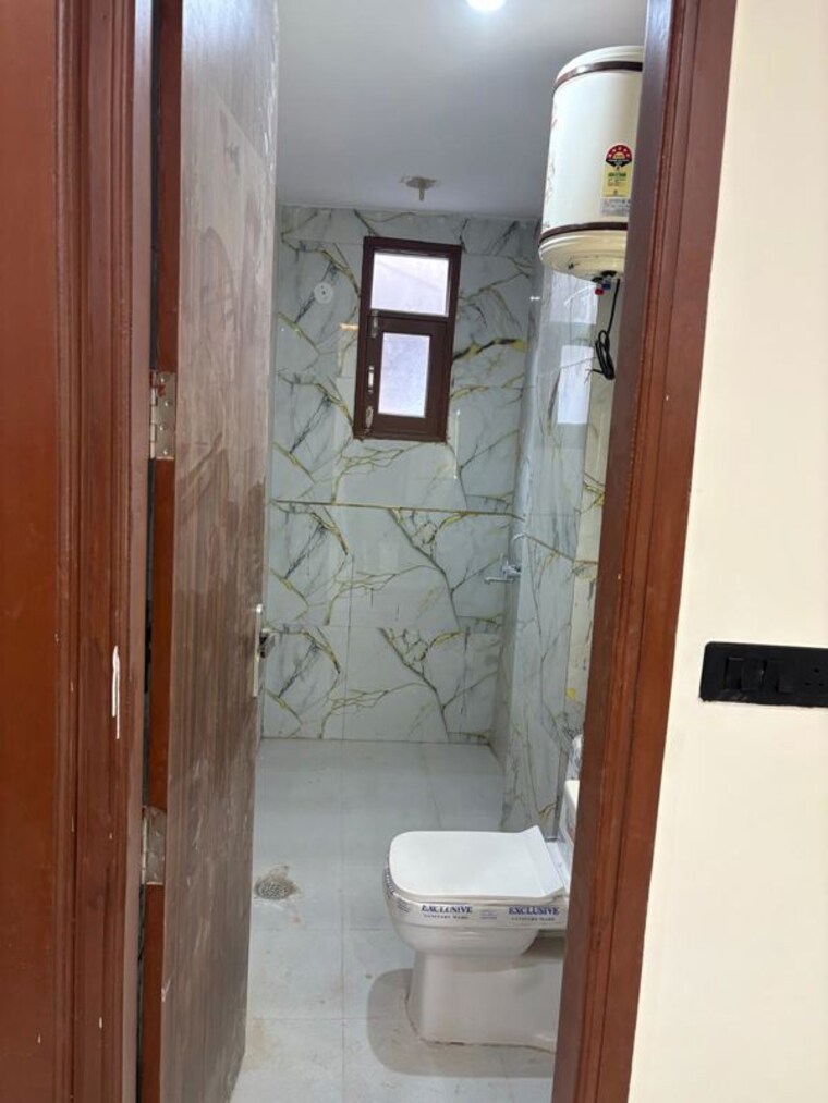 Bathroom, rajpur khurd extension 1 Bedroom 450 Sq.Ft. Builder Floor In Rajpur Khurd Extension Delhi 10122088