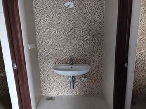Bathroom in 1 BHK Apartment at Dombivli East – for Rent