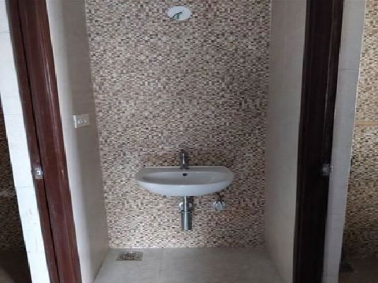 Bathroom, dombivli east 1 Bedroom 650 Sq.Ft. Apartment In Dombivli East Thane 10122130